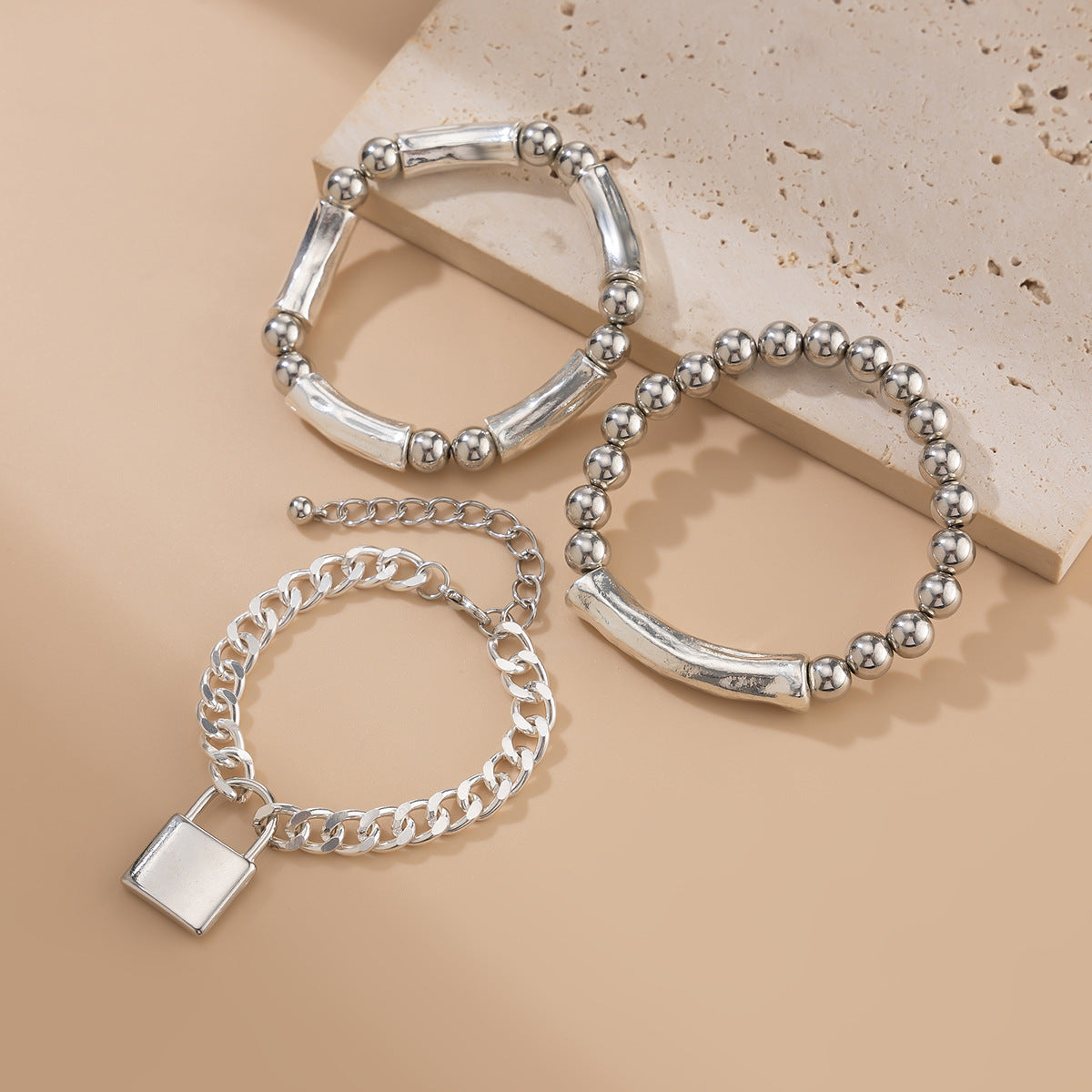 Minimally designed pearl bead bracelet